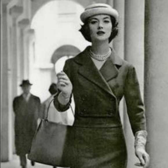 Like❤️to BOOKMARK my closet! - Picture 3 of 12